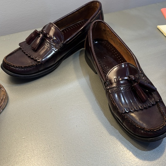 G.H. BASS WEEJUNS TASSLE LOAFERS